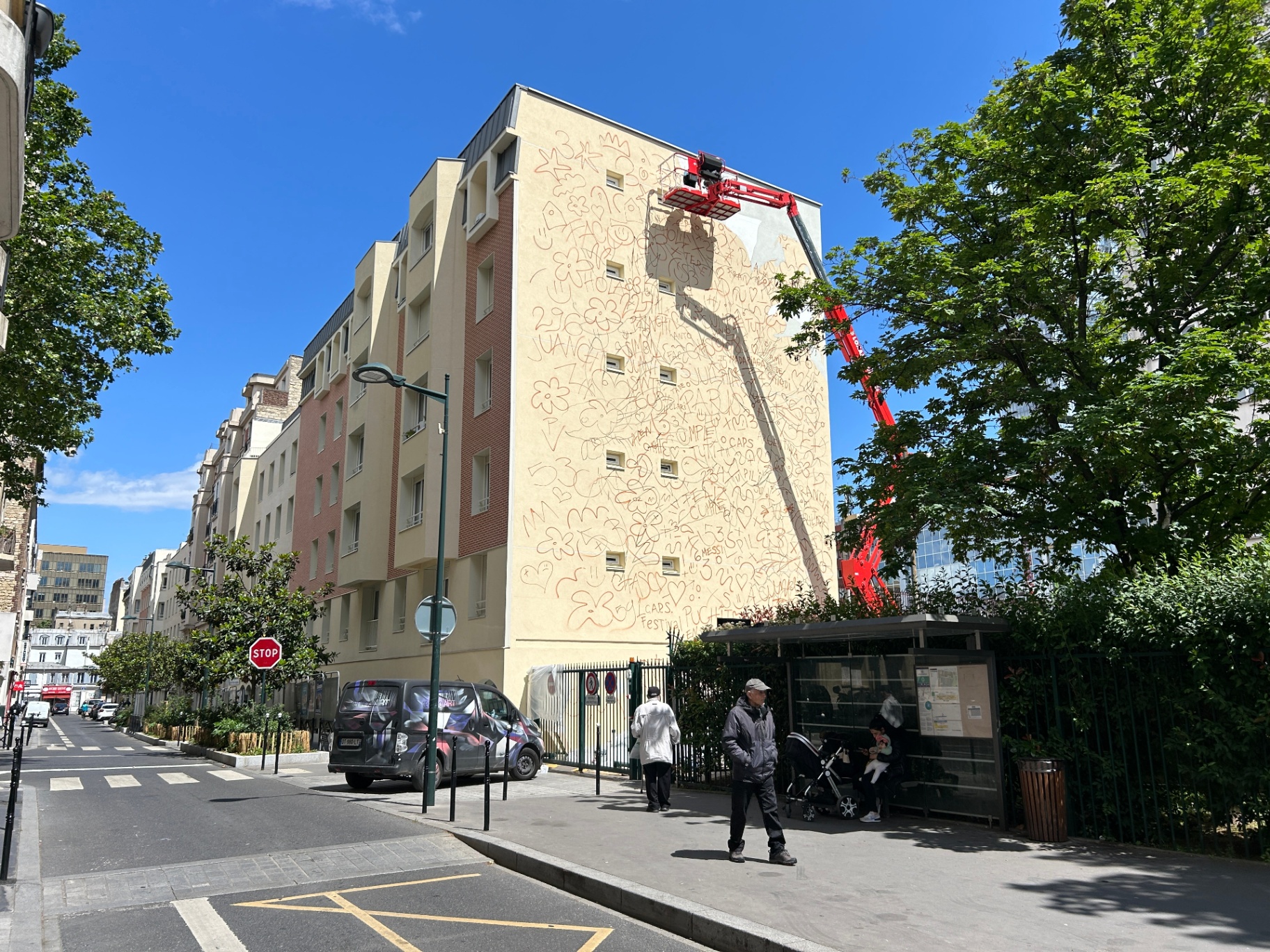 Flowers are born — tracé préparatoire sur le mur