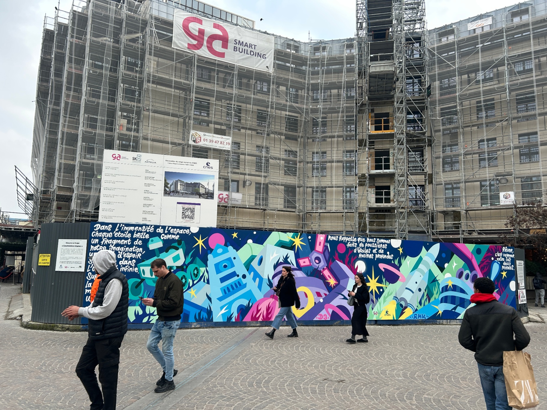 PALISSADE
CONSTELLATION URBAINE — FRESQUE